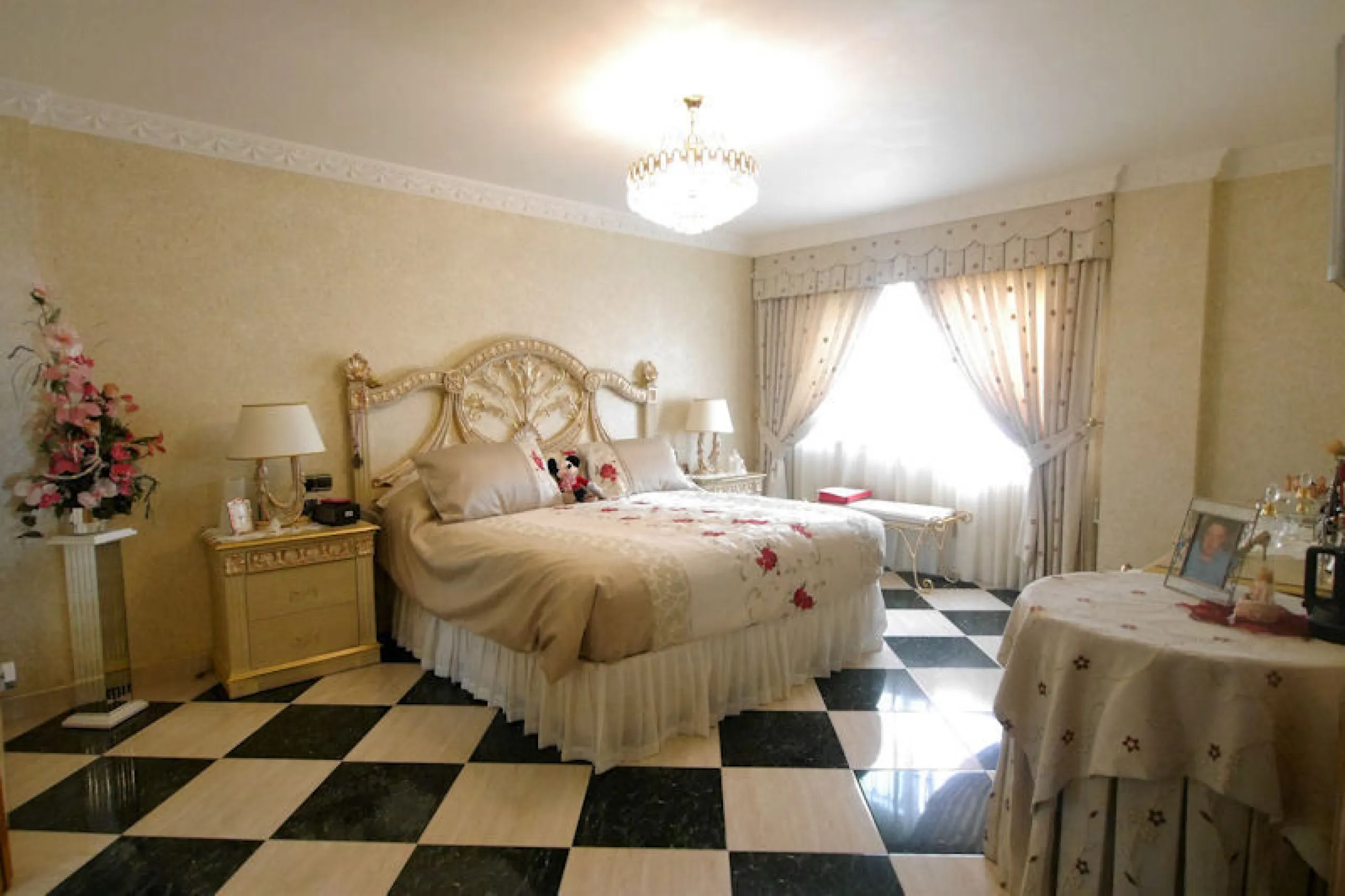 .Beautiful property with a plot of 2,501 Mts. Villa of about 492 meters built,