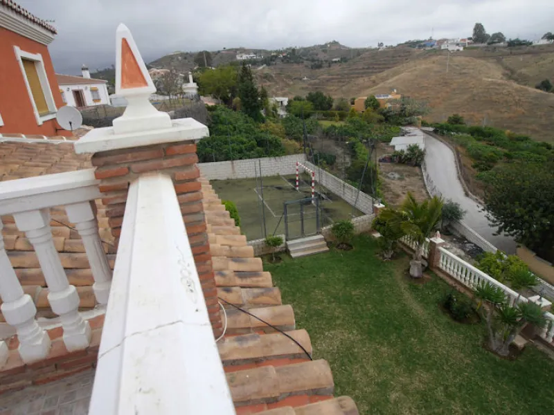 .Beautiful property with a plot of 2,501 Mts. Villa of about 492 meters built,