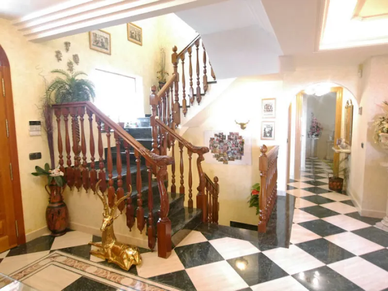 .Beautiful property with a plot of 2,501 Mts. Villa of about 492 meters built,