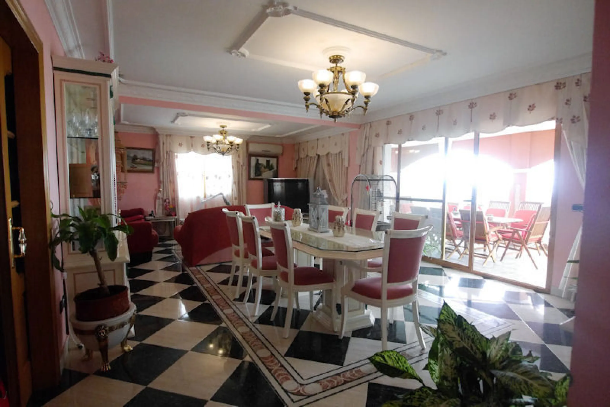 .Beautiful property with a plot of 2,501 Mts. Villa of about 492 meters built,