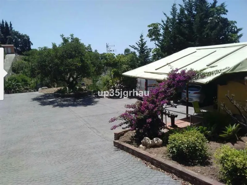 Ground Floor Apartment, Estepona, Costa del Sol.