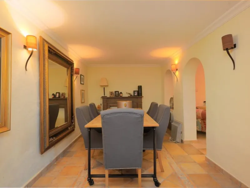 A rare opportunity to acquire a fabulous townhouse located in one of the nicest streets of the old town of Marbella, walking distance to all the amenities, bars, restaurants and the beaches.