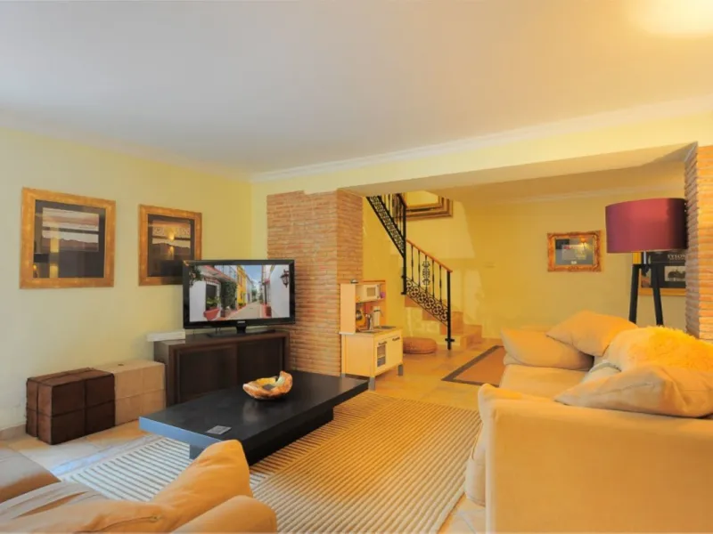 A rare opportunity to acquire a fabulous townhouse located in one of the nicest streets of the old town of Marbella, walking distance to all the amenities, bars, restaurants and the beaches.