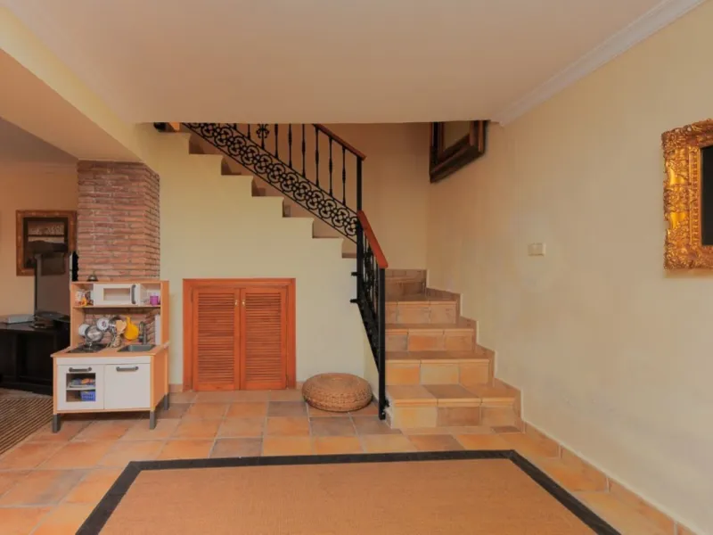 A rare opportunity to acquire a fabulous townhouse located in one of the nicest streets of the old town of Marbella, walking distance to all the amenities, bars, restaurants and the beaches.