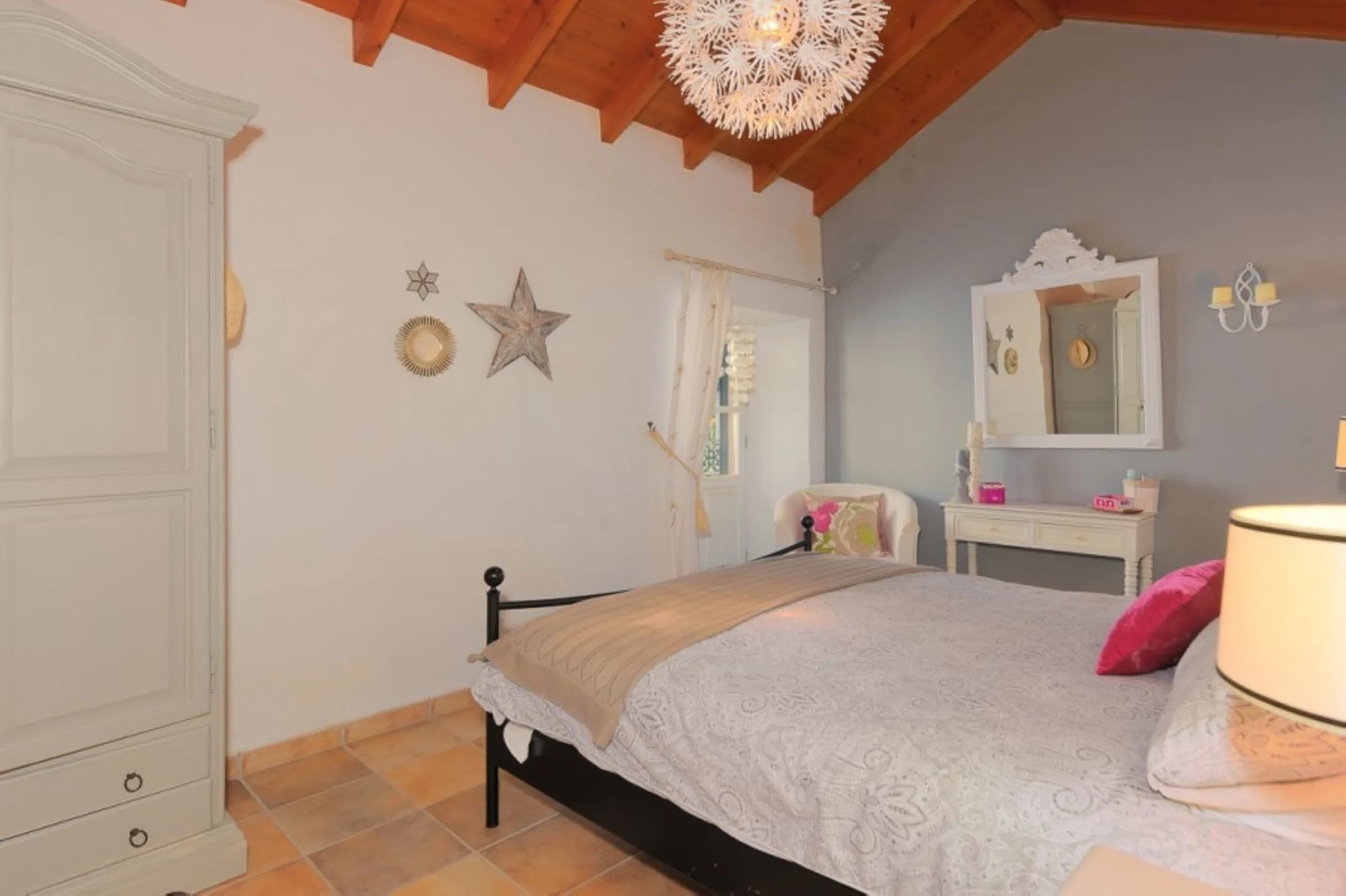 A rare opportunity to acquire a fabulous townhouse located in one of the nicest streets of the old town of Marbella, walking distance to all the amenities, bars, restaurants and the beaches.