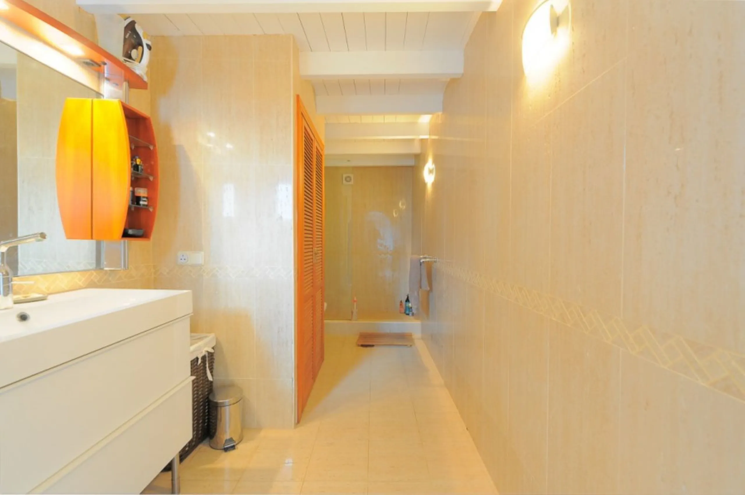A rare opportunity to acquire a fabulous townhouse located in one of the nicest streets of the old town of Marbella, walking distance to all the amenities, bars, restaurants and the beaches.