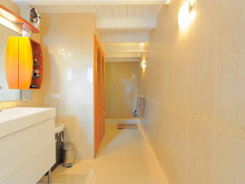 A rare opportunity to acquire a fabulous townhouse located in one of the nicest streets of the old town of Marbella, walking distance to all the amenities, bars, restaurants and the beaches.