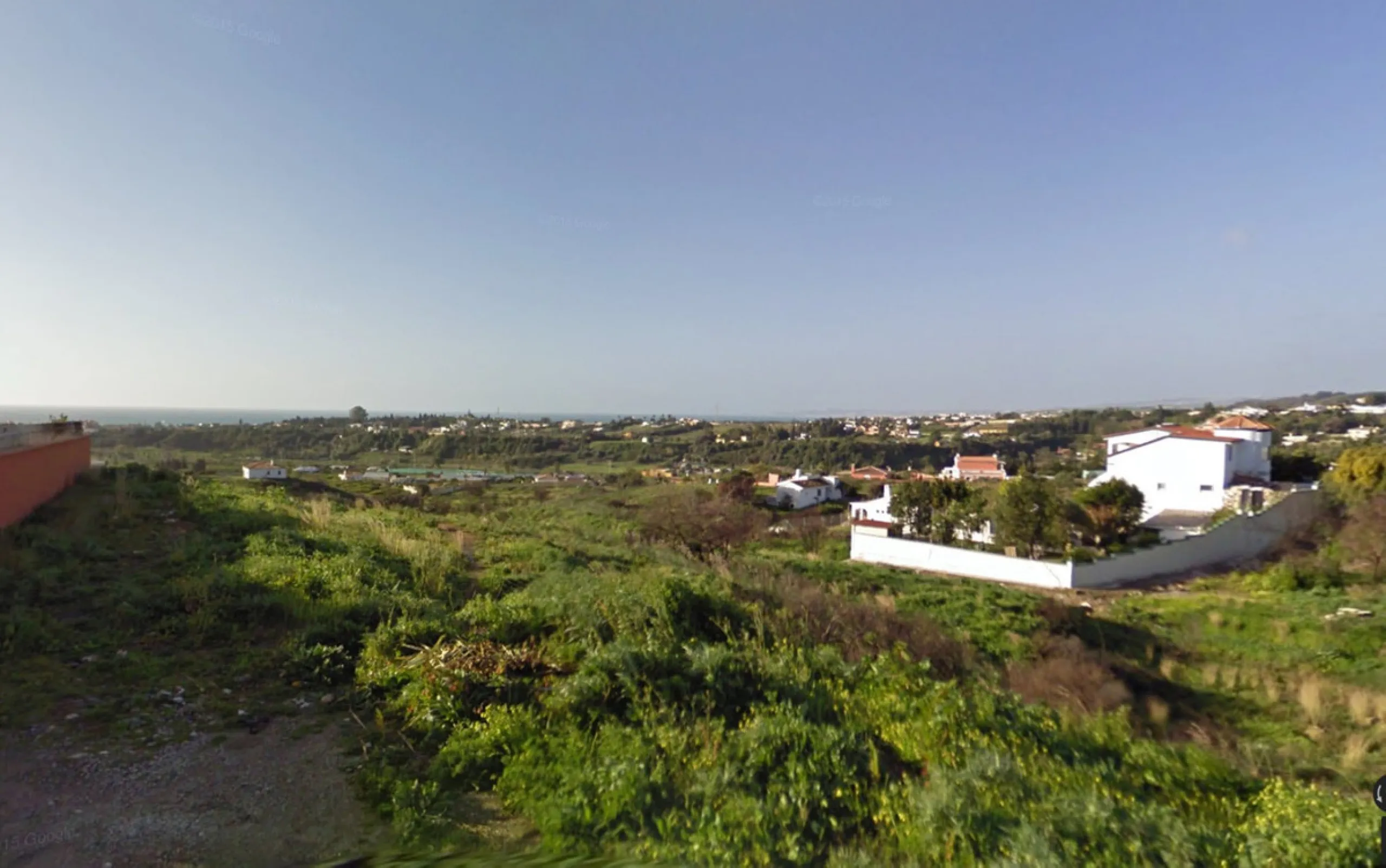 Magnificent plot of 45,100 m², is slightly inclined flat, ideal orientation south-southwest, overlooking the sea. A 1 km from the beach and the Mediterranean Highway A-7, near the hotel Kempiski Resort Hotel, Laguna Village and the Equestrian Center. A 5 