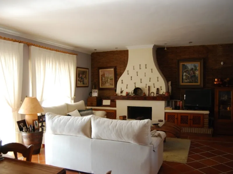 House - Detached Villa в продаже в Alhaurín de la Torre, Málaga. В доме 4 спален и 3 ванных комнат. Площадь дома 390 м². Площадь участка 6000 м²