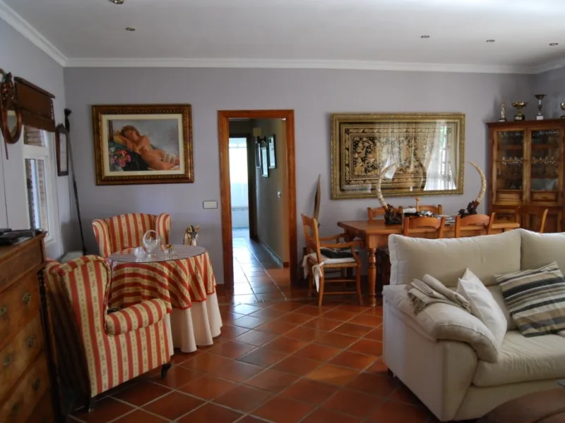 House - Detached Villa в продаже в Alhaurín de la Torre, Málaga. В доме 4 спален и 3 ванных комнат. Площадь дома 390 м². Площадь участка 6000 м²
