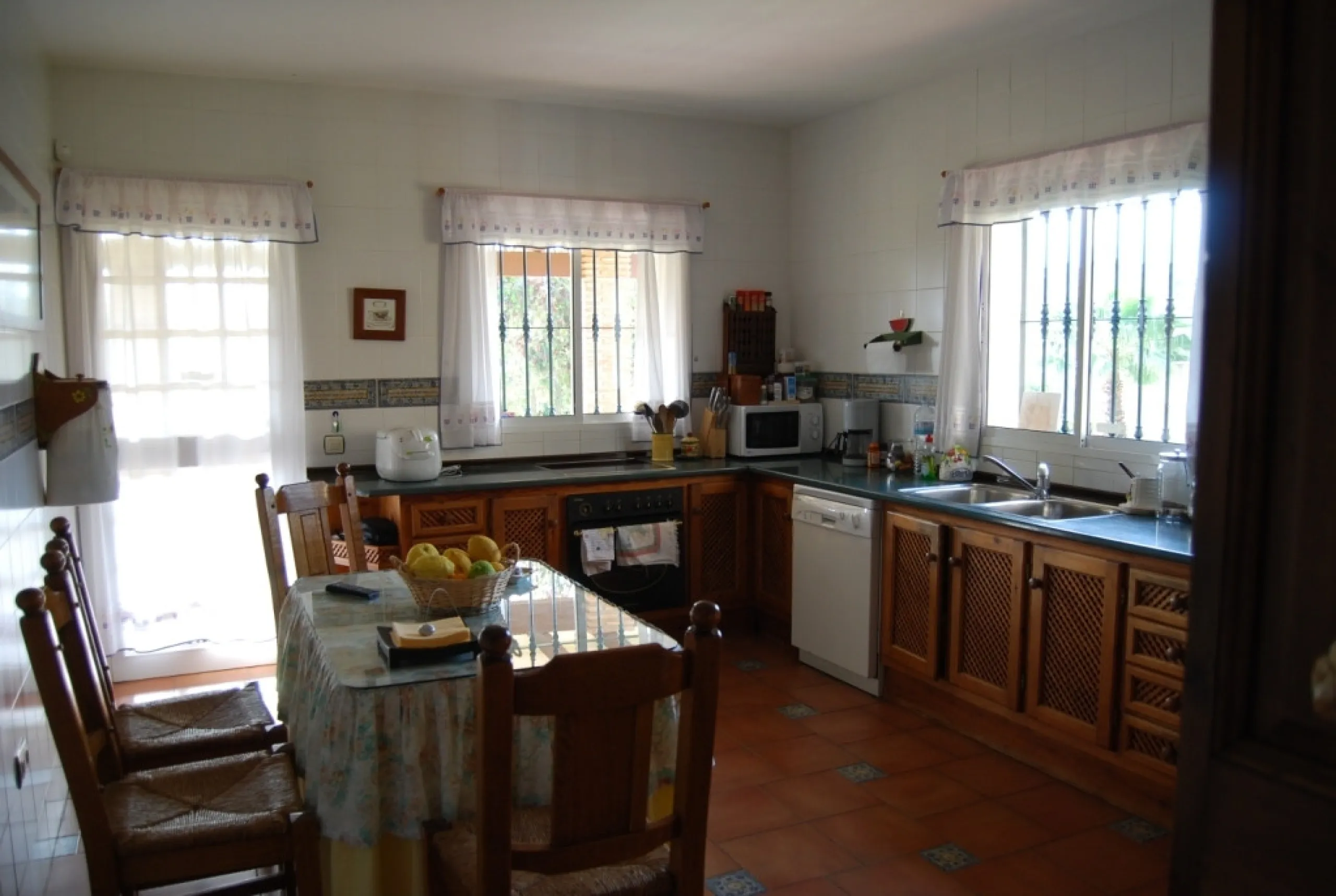 House - Detached Villa в продаже в Alhaurín de la Torre, Málaga. В доме 4 спален и 3 ванных комнат. Площадь дома 390 м². Площадь участка 6000 м²