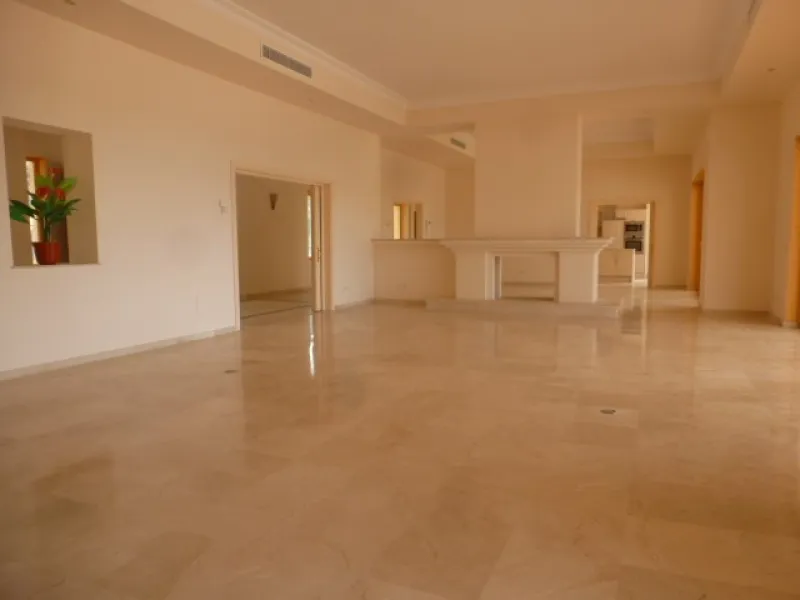 Set within the prestigious La Zagaleta development, internationally renowned for its first-class facilities and spectacular situation, is found this haven of peace and tranquillity. The villa benefits from stunning views of the sea and natural surrounding