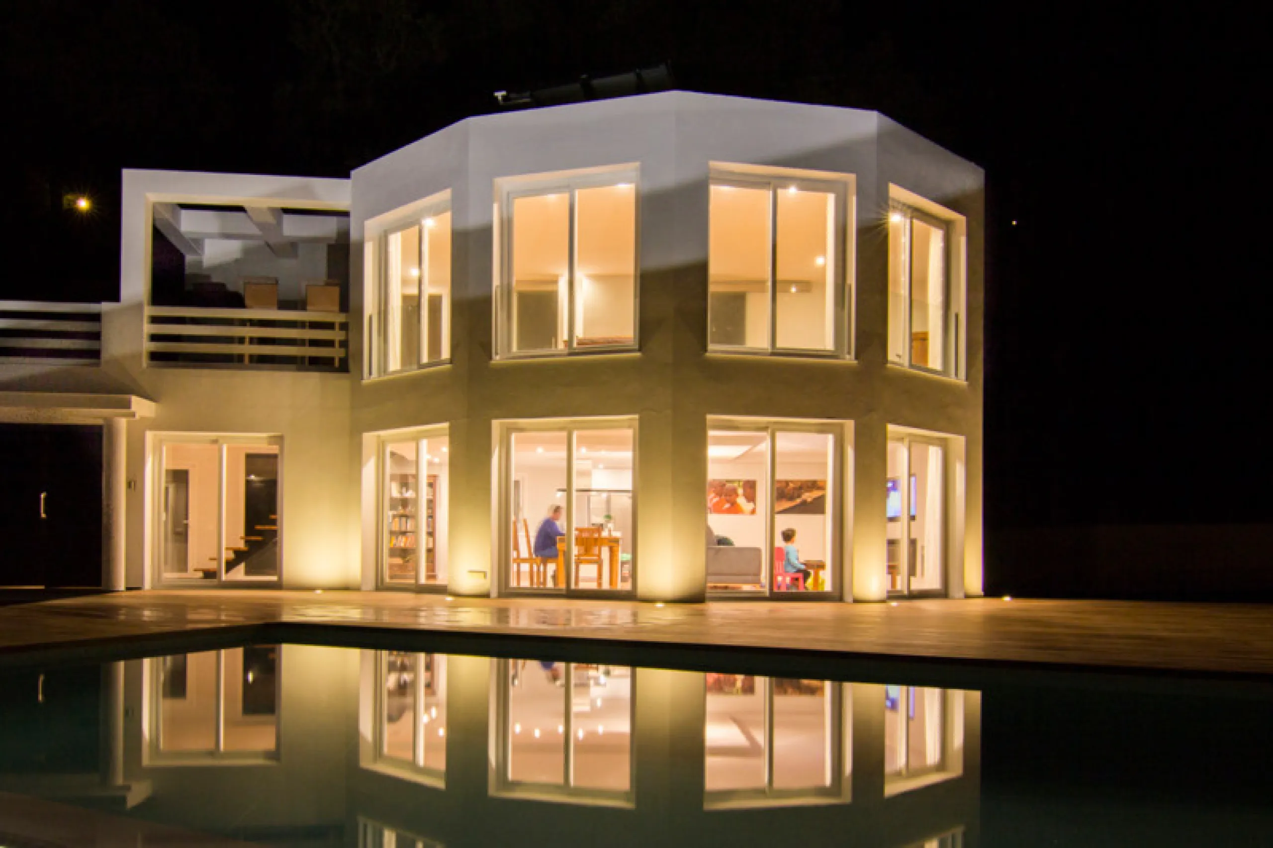 Big modern villa, with spectacular mountain views. Set in a magical cork oak forest.