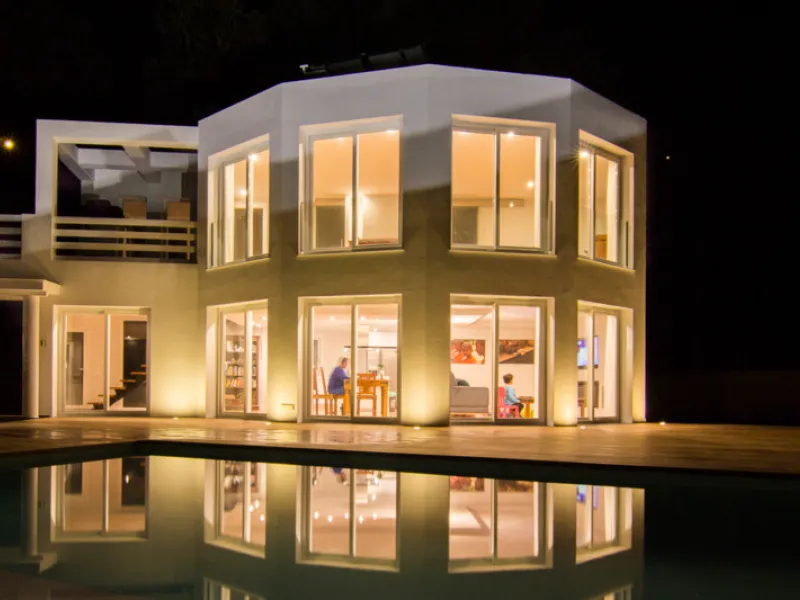 Big modern villa, with spectacular mountain views. Set in a magical cork oak forest.