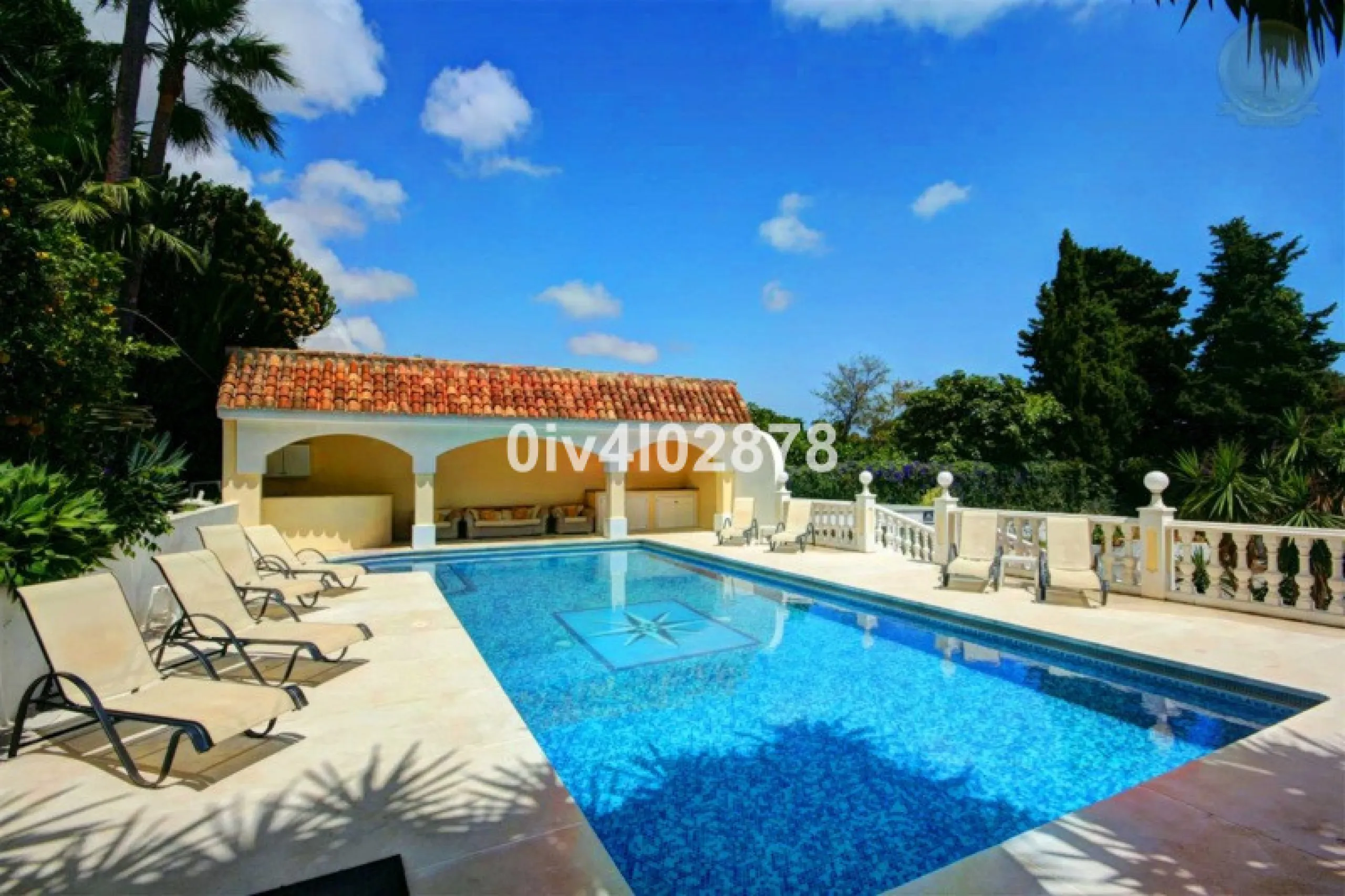 House - Detached Villa в продаже в Benalmadena, Málaga. В доме 10 спален и 10 ванных комнат. Площадь дома 658 м². Площадь участка 2780 м²