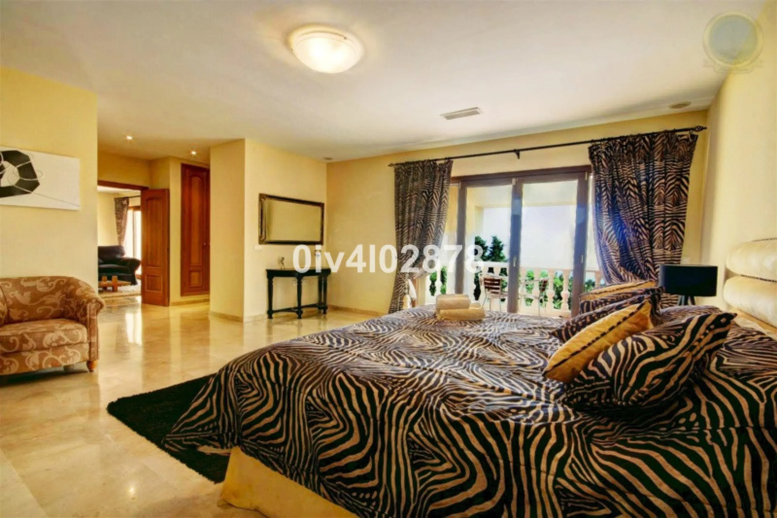 House - Detached Villa в продаже в Benalmadena, Málaga. В доме 10 спален и 10 ванных комнат. Площадь дома 658 м². Площадь участка 2780 м²