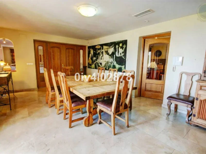 House - Detached Villa в продаже в Benalmadena, Málaga. В доме 10 спален и 10 ванных комнат. Площадь дома 658 м². Площадь участка 2780 м²