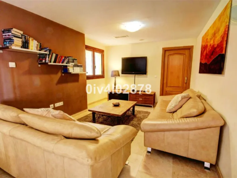 House - Detached Villa в продаже в Benalmadena, Málaga. В доме 10 спален и 10 ванных комнат. Площадь дома 658 м². Площадь участка 2780 м²