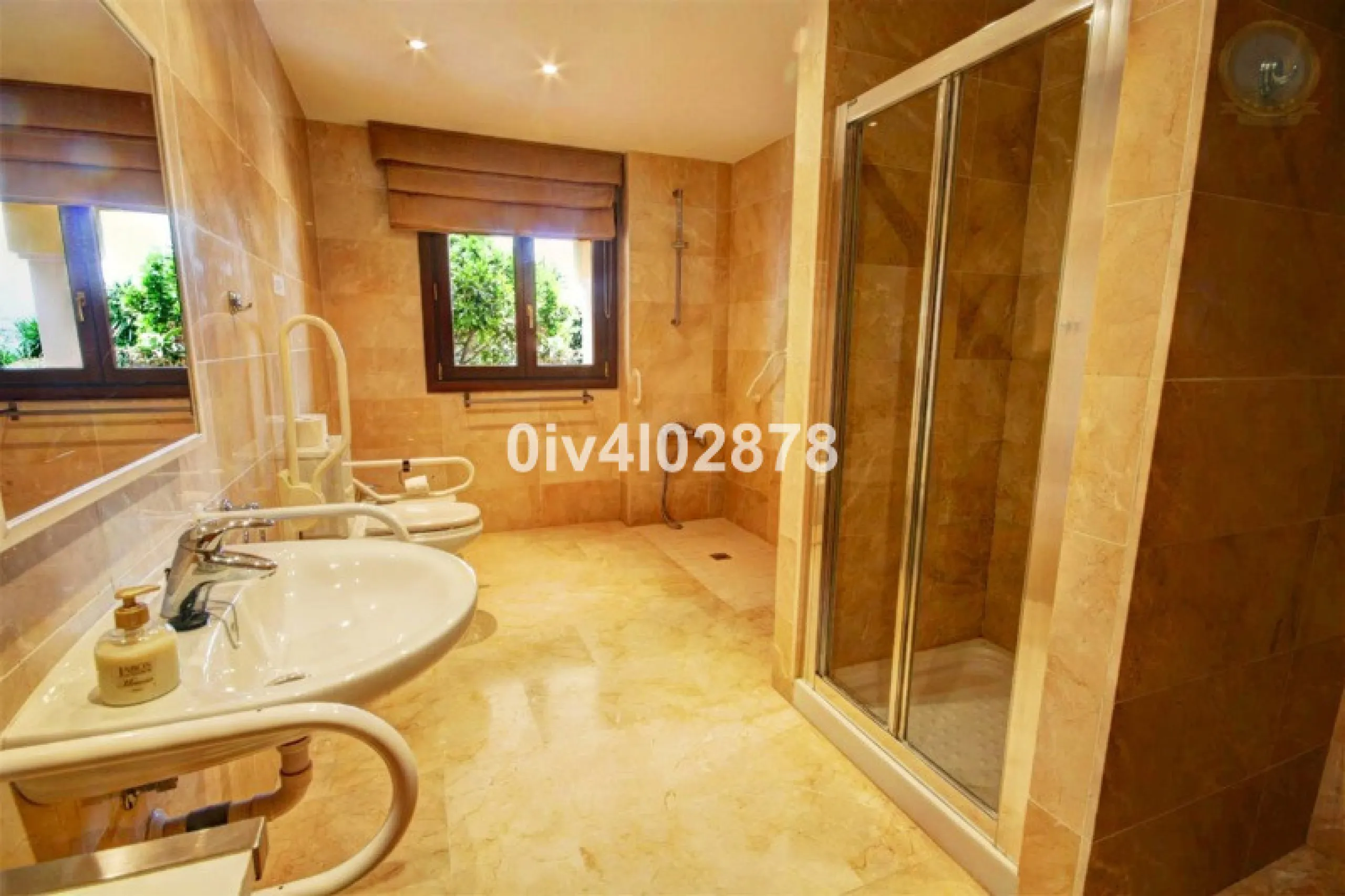 House - Detached Villa в продаже в Benalmadena, Málaga. В доме 10 спален и 10 ванных комнат. Площадь дома 658 м². Площадь участка 2780 м²