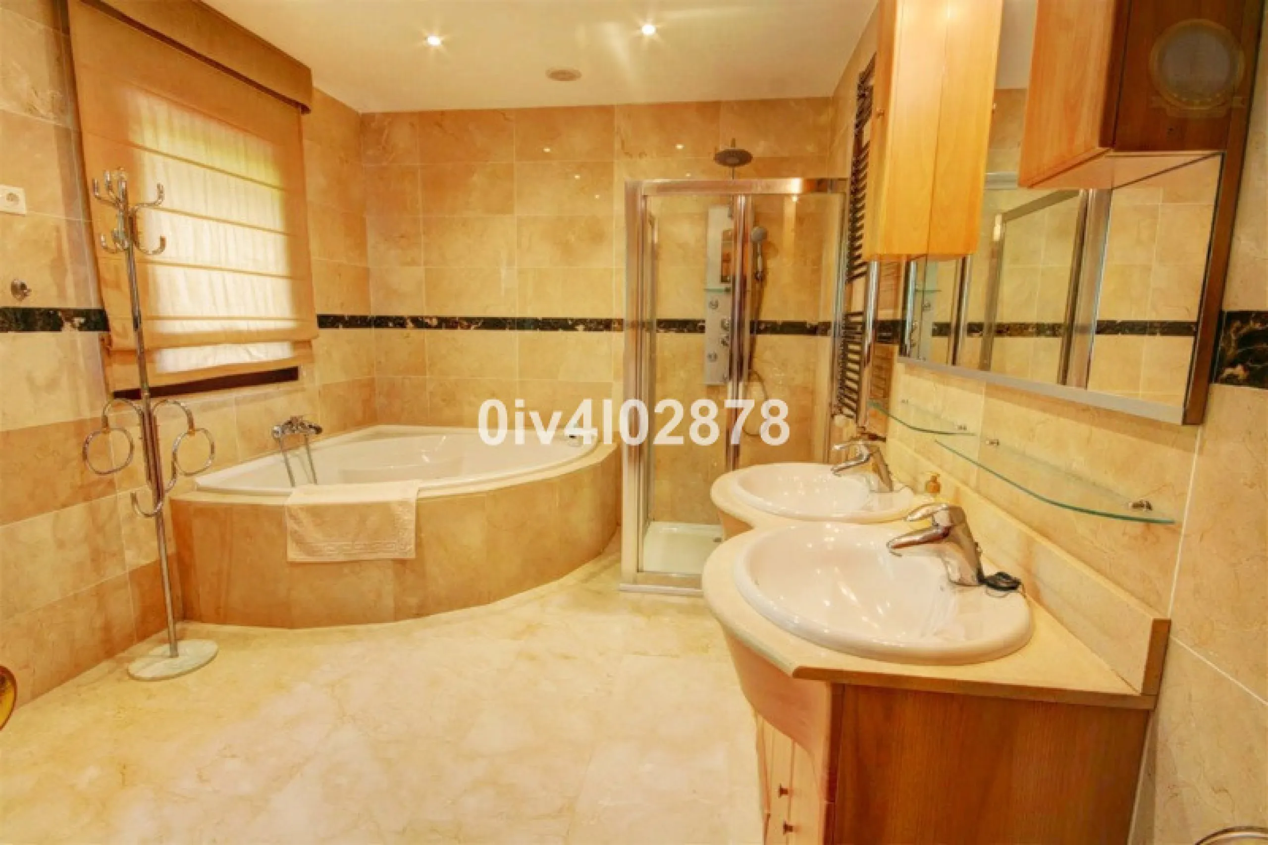 House - Detached Villa в продаже в Benalmadena, Málaga. В доме 10 спален и 10 ванных комнат. Площадь дома 658 м². Площадь участка 2780 м²