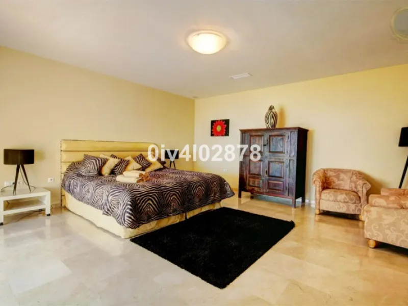 House - Detached Villa в продаже в Benalmadena, Málaga. В доме 10 спален и 10 ванных комнат. Площадь дома 658 м². Площадь участка 2780 м²