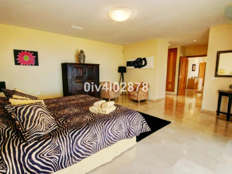 House - Detached Villa в продаже в Benalmadena, Málaga. В доме 10 спален и 10 ванных комнат. Площадь дома 658 м². Площадь участка 2780 м²