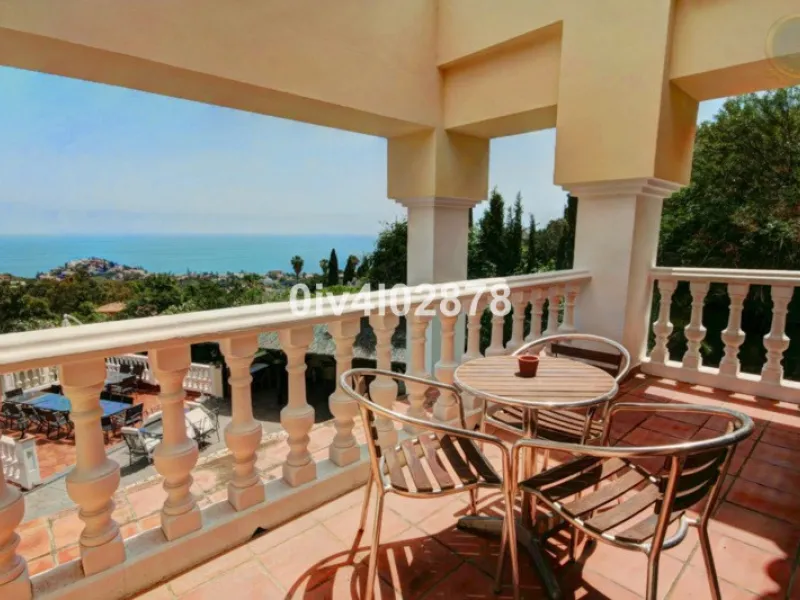 House - Detached Villa в продаже в Benalmadena, Málaga. В доме 10 спален и 10 ванных комнат. Площадь дома 658 м². Площадь участка 2780 м²
