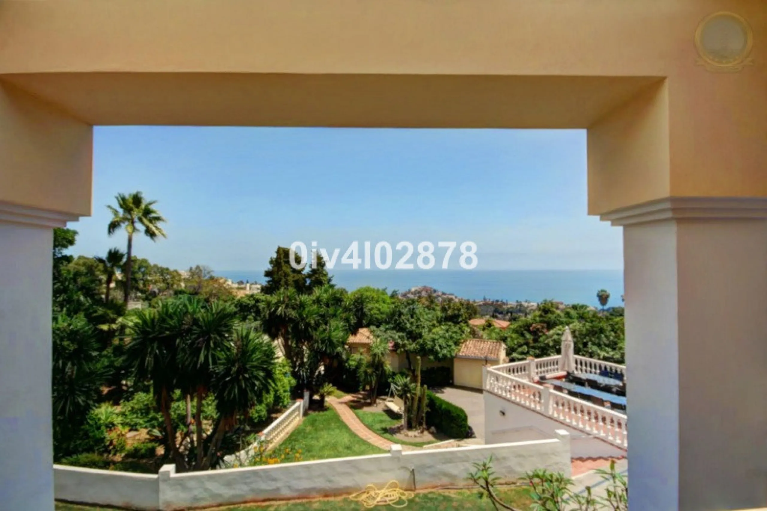 House - Detached Villa в продаже в Benalmadena, Málaga. В доме 10 спален и 10 ванных комнат. Площадь дома 658 м². Площадь участка 2780 м²
