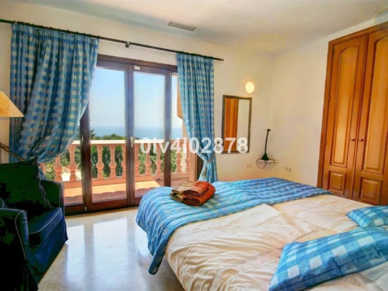 House - Detached Villa в продаже в Benalmadena, Málaga. В доме 10 спален и 10 ванных комнат. Площадь дома 658 м². Площадь участка 2780 м²
