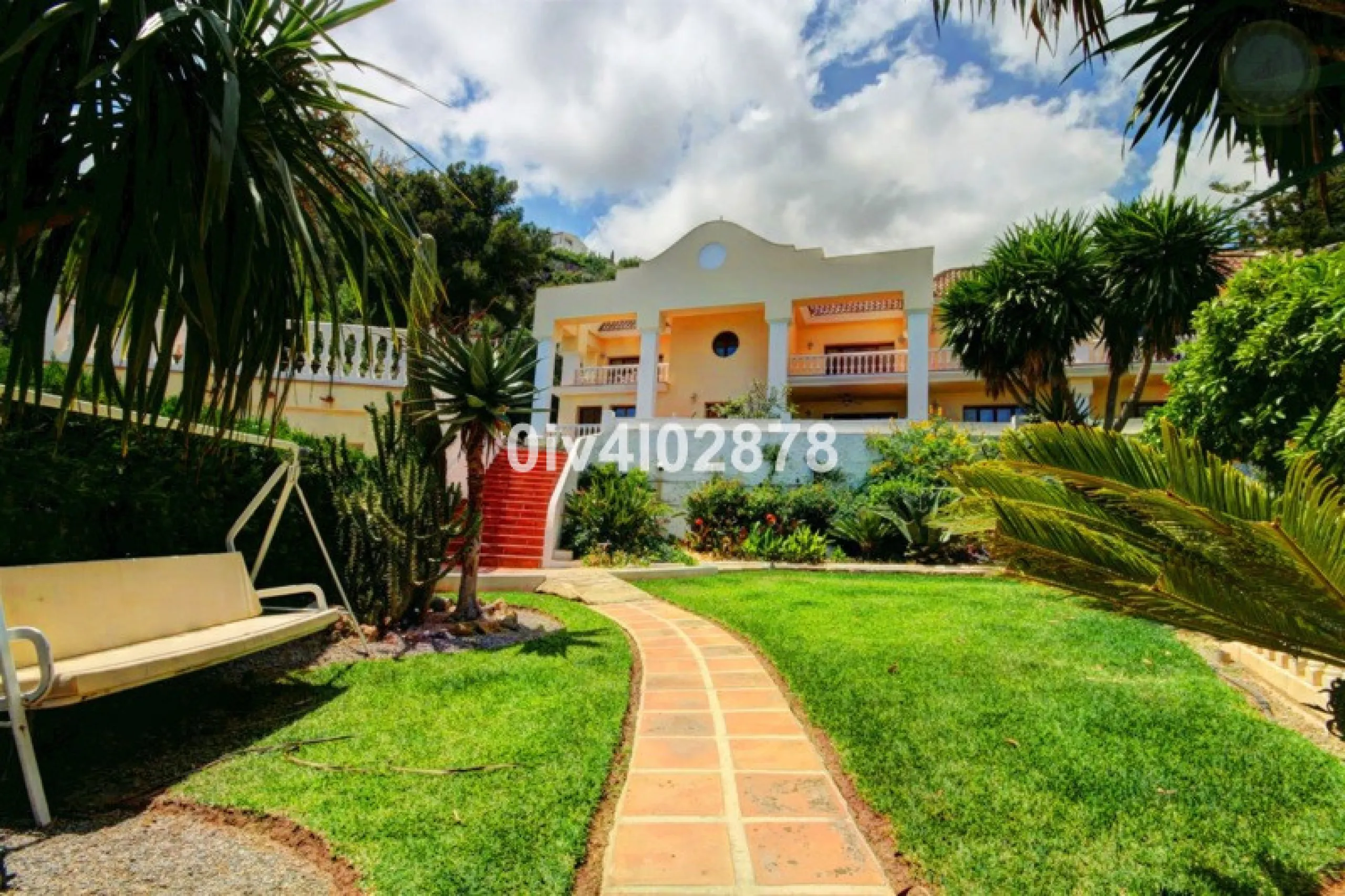 House - Detached Villa в продаже в Benalmadena, Málaga. В доме 10 спален и 10 ванных комнат. Площадь дома 658 м². Площадь участка 2780 м²