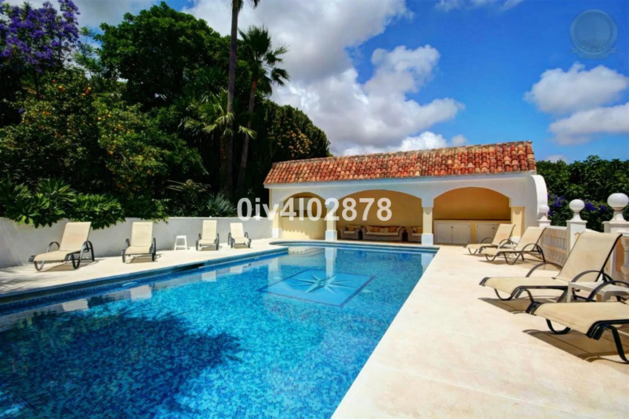House - Detached Villa в продаже в Benalmadena, Málaga. В доме 10 спален и 10 ванных комнат. Площадь дома 658 м². Площадь участка 2780 м²