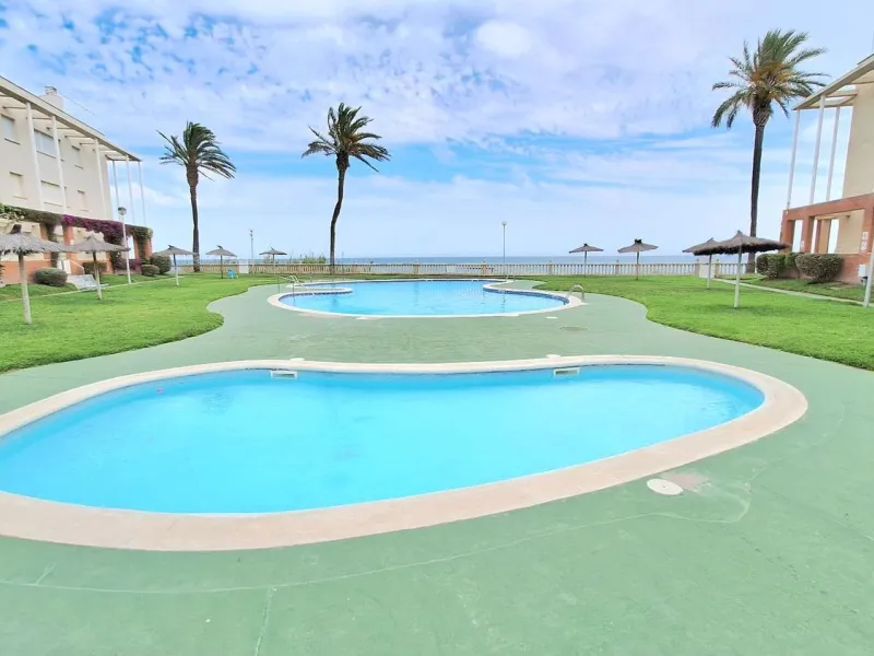 Exclusive seafront ground floor apartment in Masía Blanca, El Vendrell