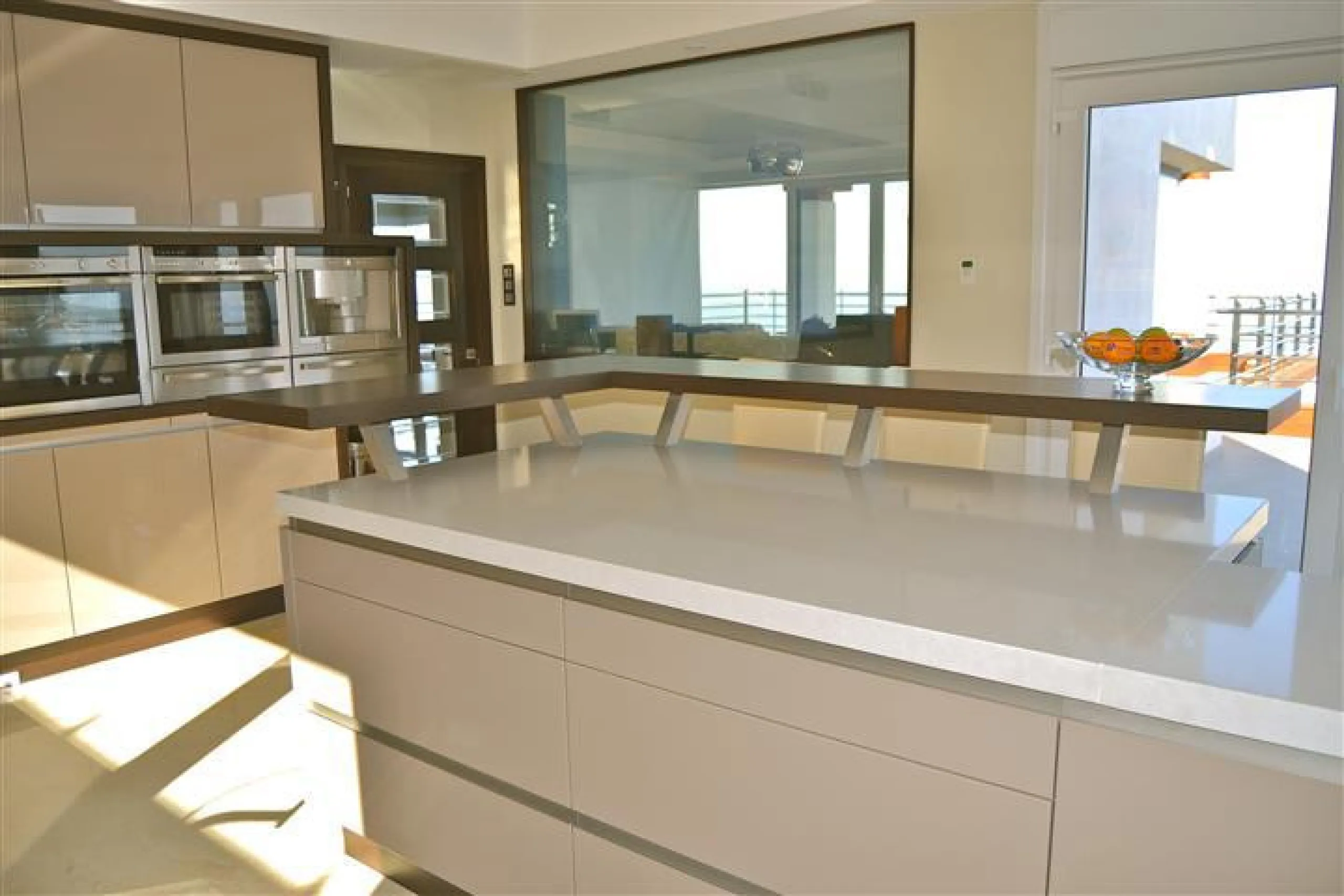 Perched above the beaches of Casares, Manilva, and Sotogrande, this exceptional villa offers uninterrupted panoramic views stretching from Gibraltar to Marbella. Every corner of the property has been designed to bring Mediterranean light and the deep blue
