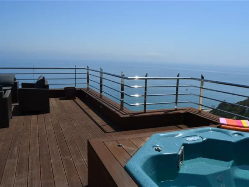 Perched above the beaches of Casares, Manilva, and Sotogrande, this exceptional villa offers uninterrupted panoramic views stretching from Gibraltar to Marbella. Every corner of the property has been designed to bring Mediterranean light and the deep blue