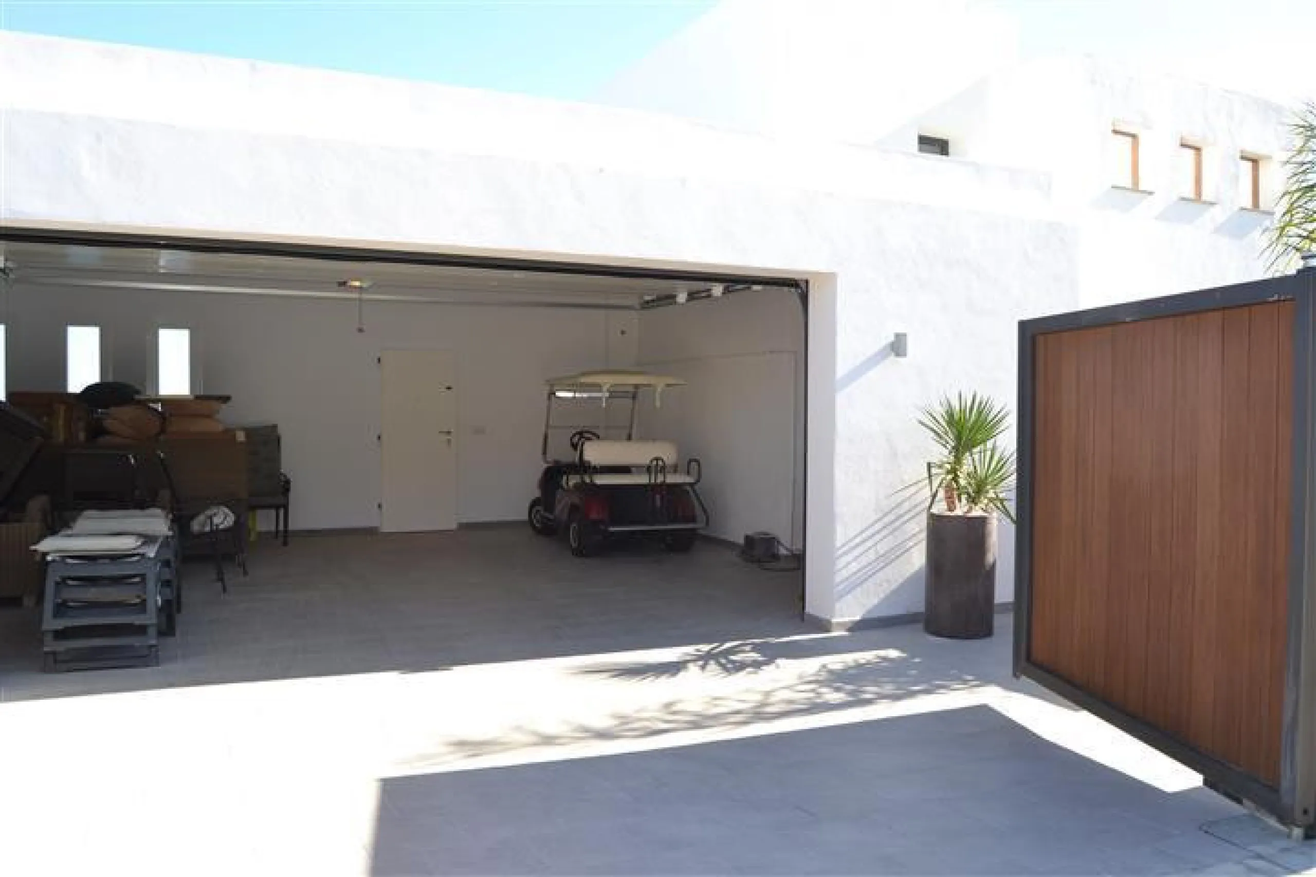 Perched above the beaches of Casares, Manilva, and Sotogrande, this exceptional villa offers uninterrupted panoramic views stretching from Gibraltar to Marbella. Every corner of the property has been designed to bring Mediterranean light and the deep blue