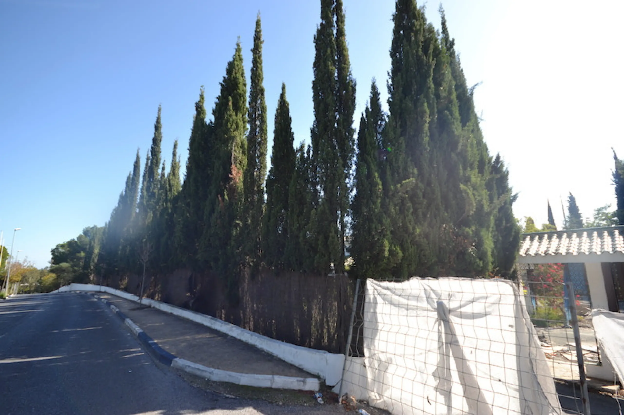 Plot - Land with Ruin в продаже в Marbella, Málaga. Площадь дома 2288 м². Площадь участка 13000 м²