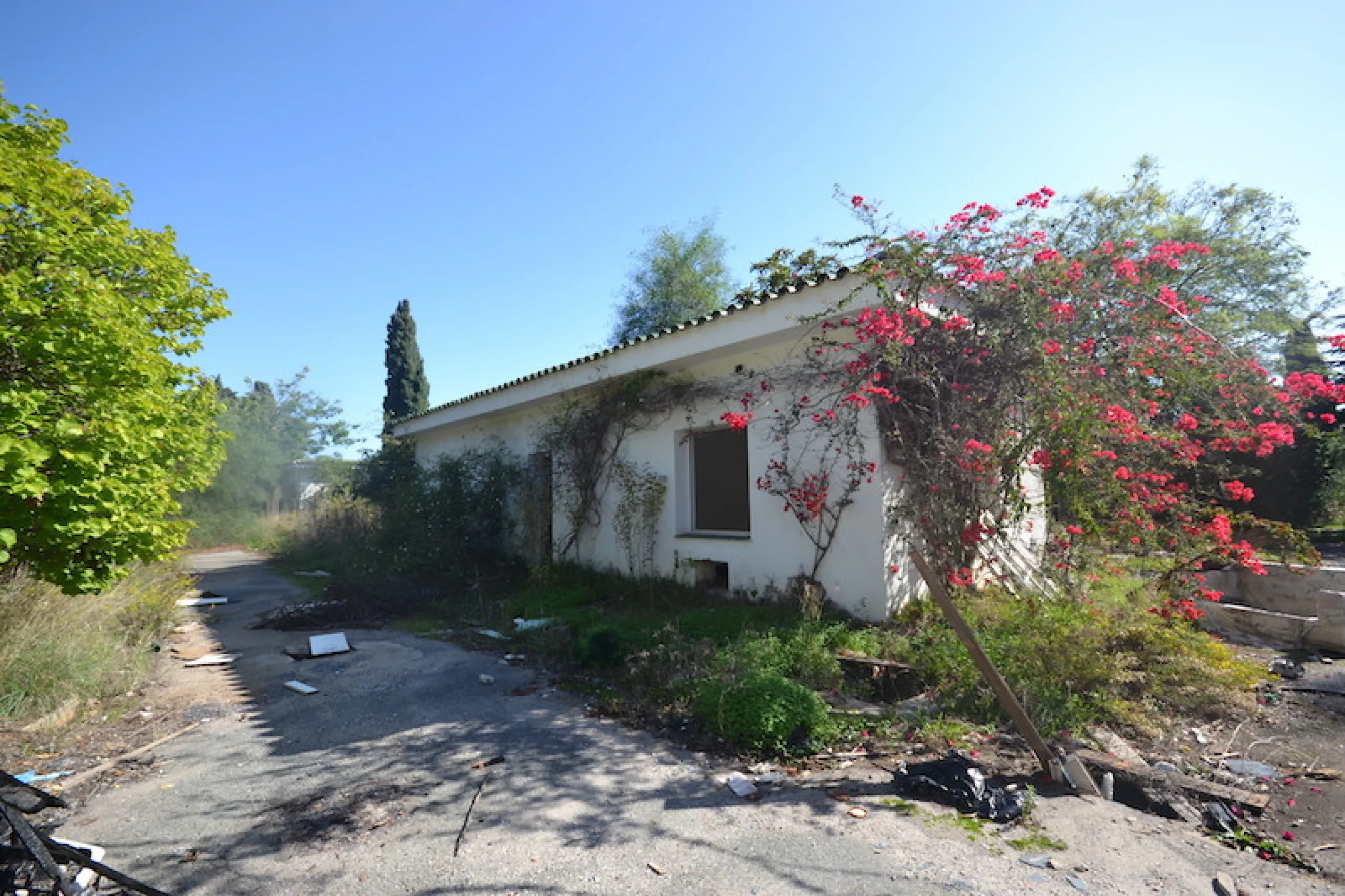 Plot - Land with Ruin в продаже в Marbella, Málaga. Площадь дома 2288 м². Площадь участка 13000 м²