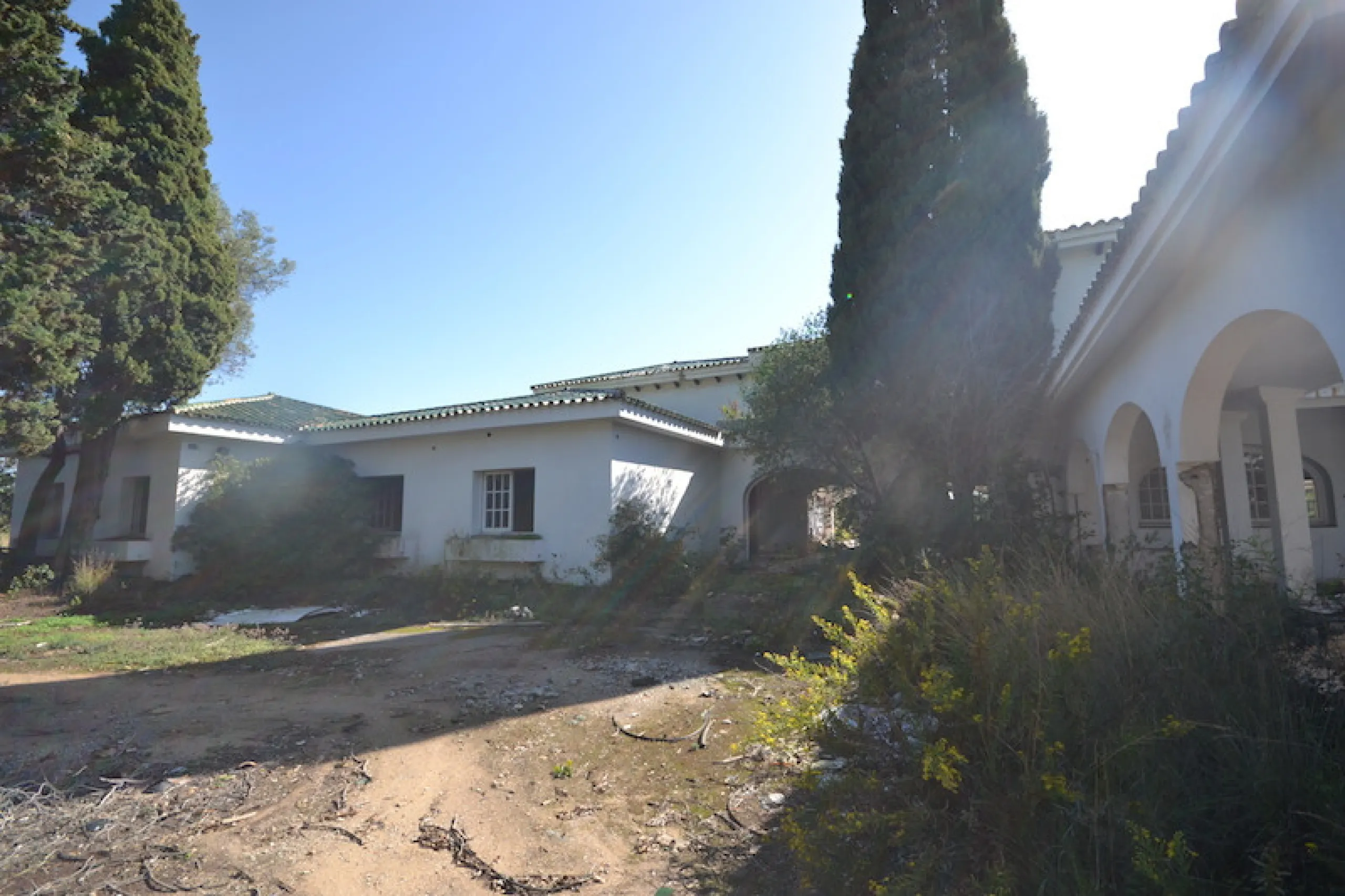 Plot - Land with Ruin в продаже в Marbella, Málaga. Площадь дома 2288 м². Площадь участка 13000 м²