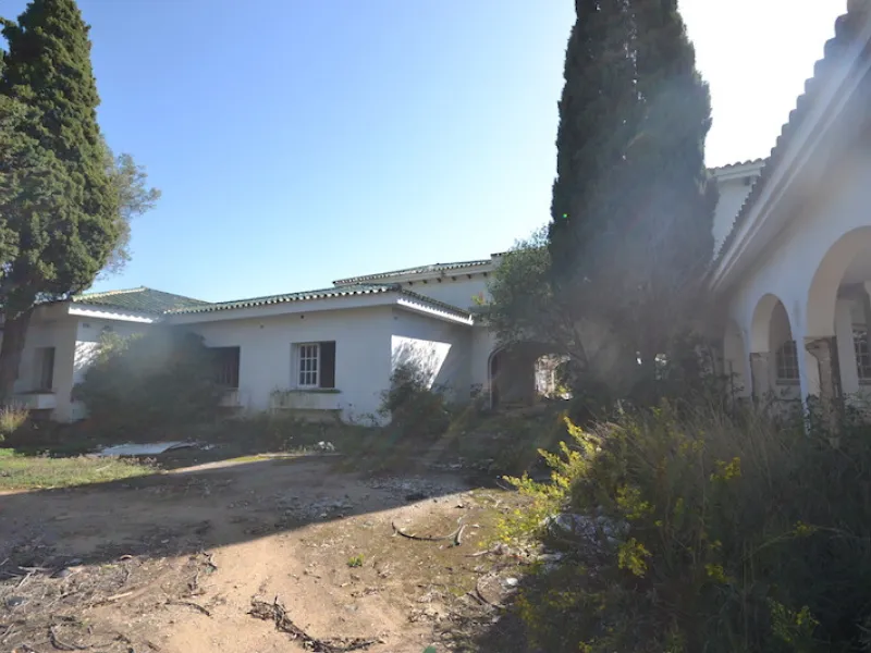 Plot - Land with Ruin в продаже в Marbella, Málaga. Площадь дома 2288 м². Площадь участка 13000 м²