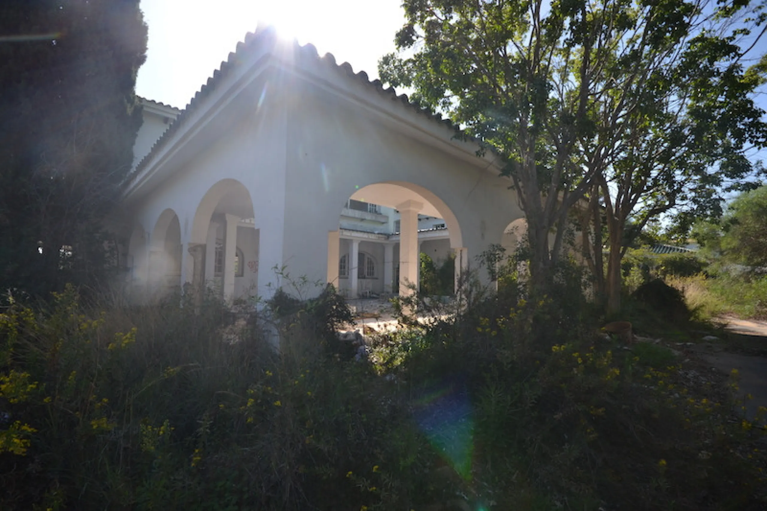 Plot - Land with Ruin в продаже в Marbella, Málaga. Площадь дома 2288 м². Площадь участка 13000 м²