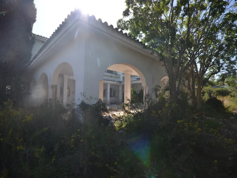 Plot - Land with Ruin в продаже в Marbella, Málaga. Площадь дома 2288 м². Площадь участка 13000 м²