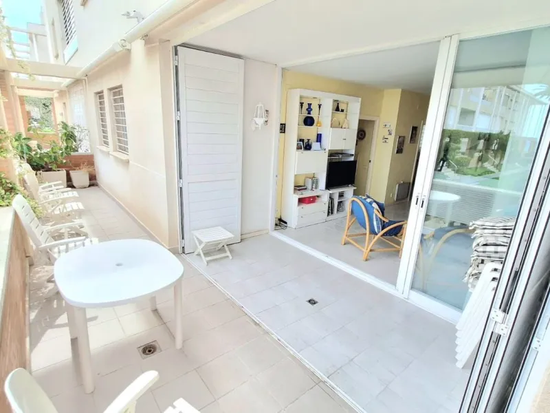 Exclusive seafront ground floor apartment in Masía Blanca, El Vendrell