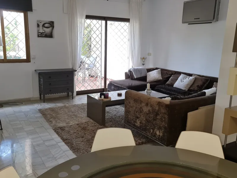 Surrounded by 12.000 m2 of gardens for only 12 properties and  in front of las Brisas Golf. This lovely ,  3 bedrooms duplex with 2  bahrooms and  guess toilet .Offers you communal pool and gardens, to enjoy "the golf-valley way of life". Air cond all the