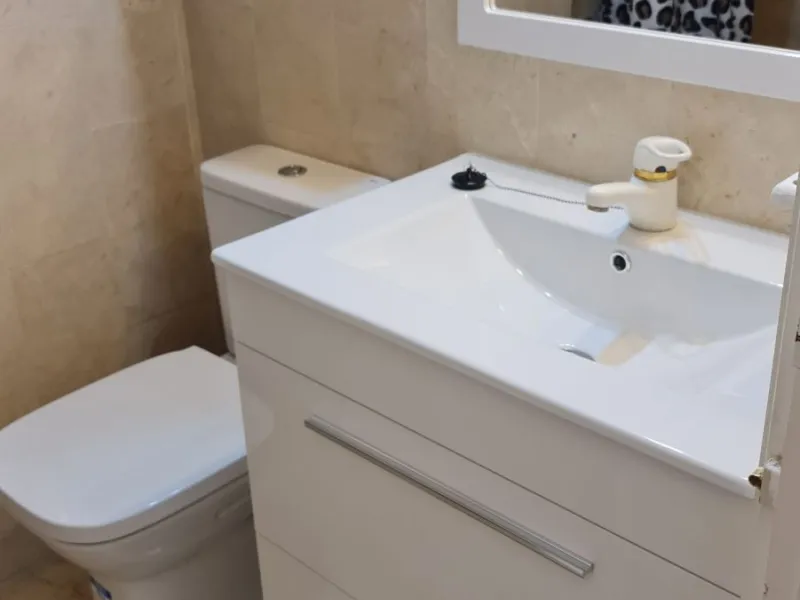 Surrounded by 12.000 m2 of gardens for only 12 properties and  in front of las Brisas Golf. This lovely ,  3 bedrooms duplex with 2  bahrooms and  guess toilet .Offers you communal pool and gardens, to enjoy "the golf-valley way of life". Air cond all the