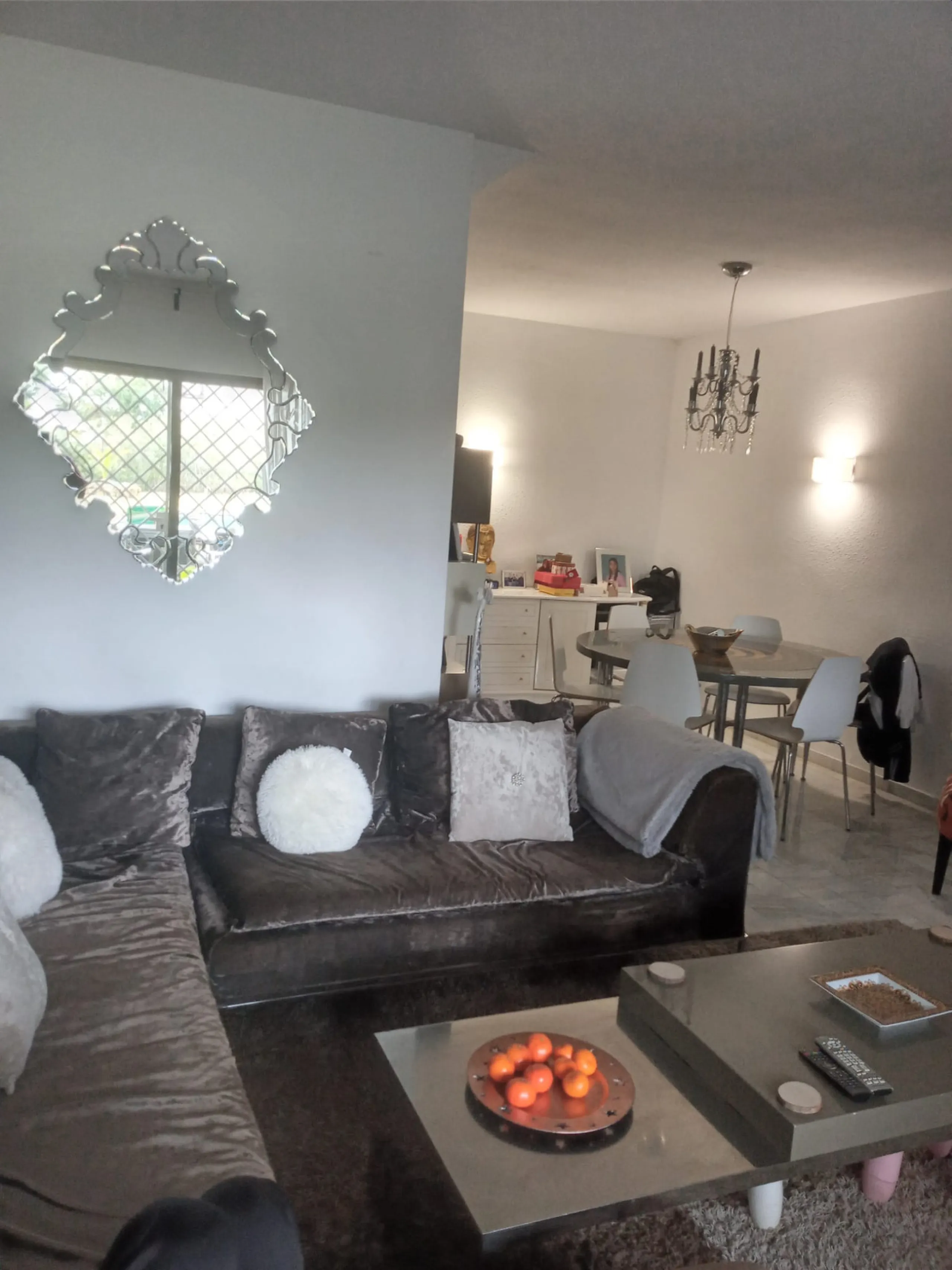 Surrounded by 12.000 m2 of gardens for only 12 properties and  in front of las Brisas Golf. This lovely ,  3 bedrooms duplex with 2  bahrooms and  guess toilet .Offers you communal pool and gardens, to enjoy "the golf-valley way of life". Air cond all the