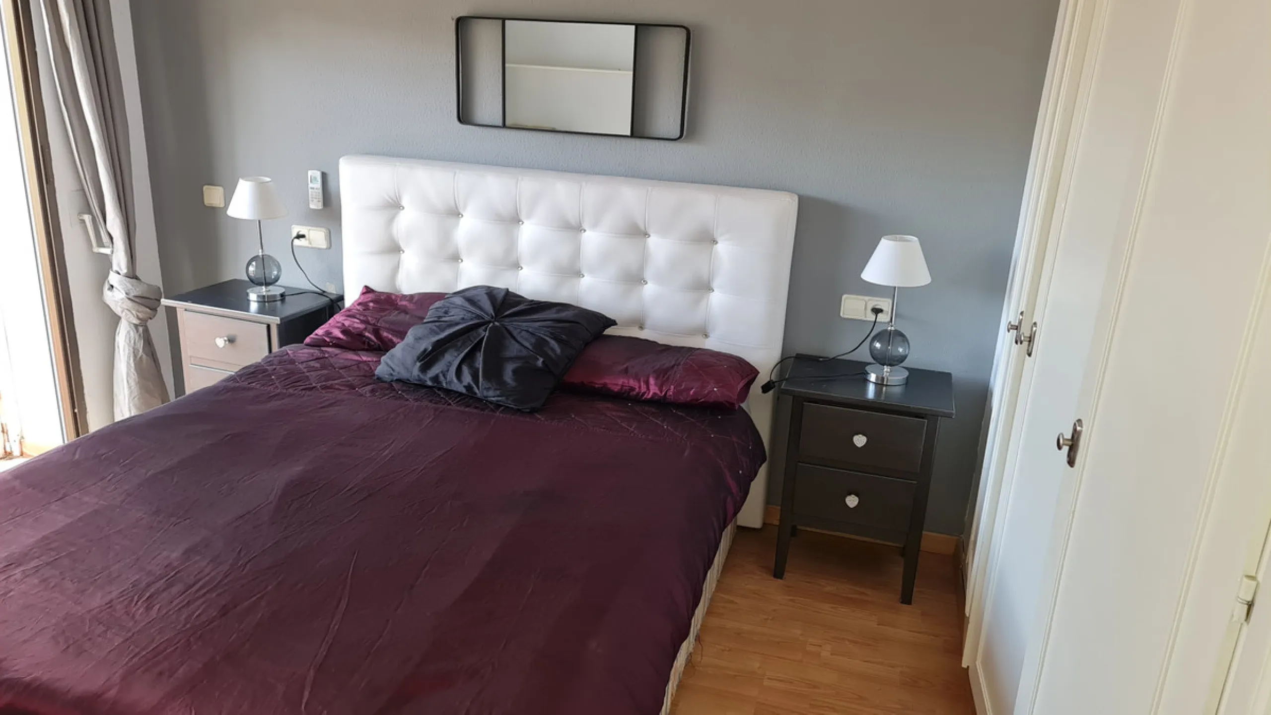 Surrounded by 12.000 m2 of gardens for only 12 properties and  in front of las Brisas Golf. This lovely ,  3 bedrooms duplex with 2  bahrooms and  guess toilet .Offers you communal pool and gardens, to enjoy "the golf-valley way of life". Air cond all the