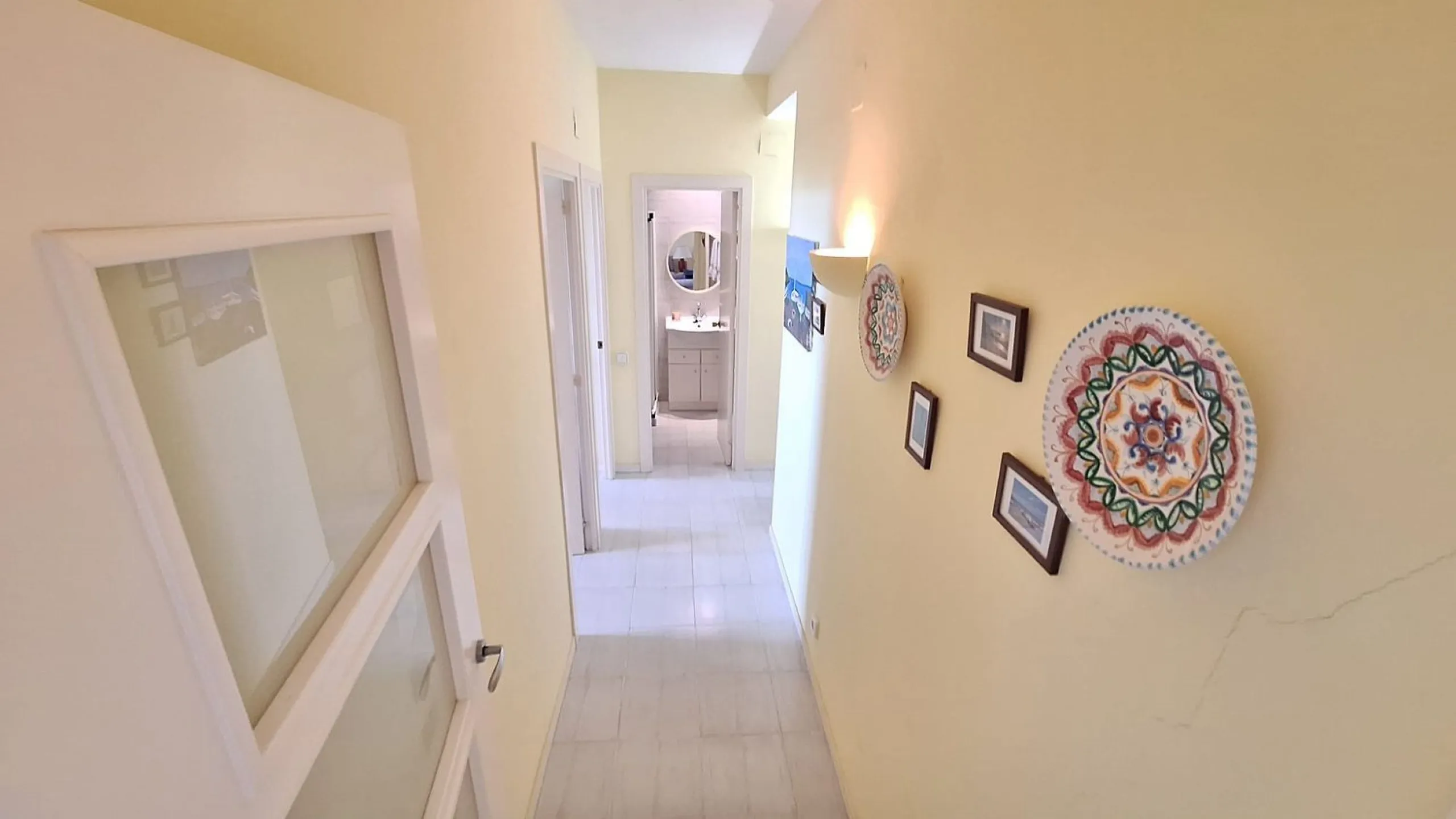 Exclusive seafront ground floor apartment in Masía Blanca, El Vendrell