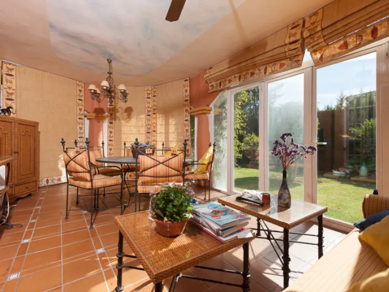 Well presented 4 bedroom villa, with fitted kitchen, garage parking, private pool and garden.  South West facing with views of the Mountains and the sea from the sunny terraces.