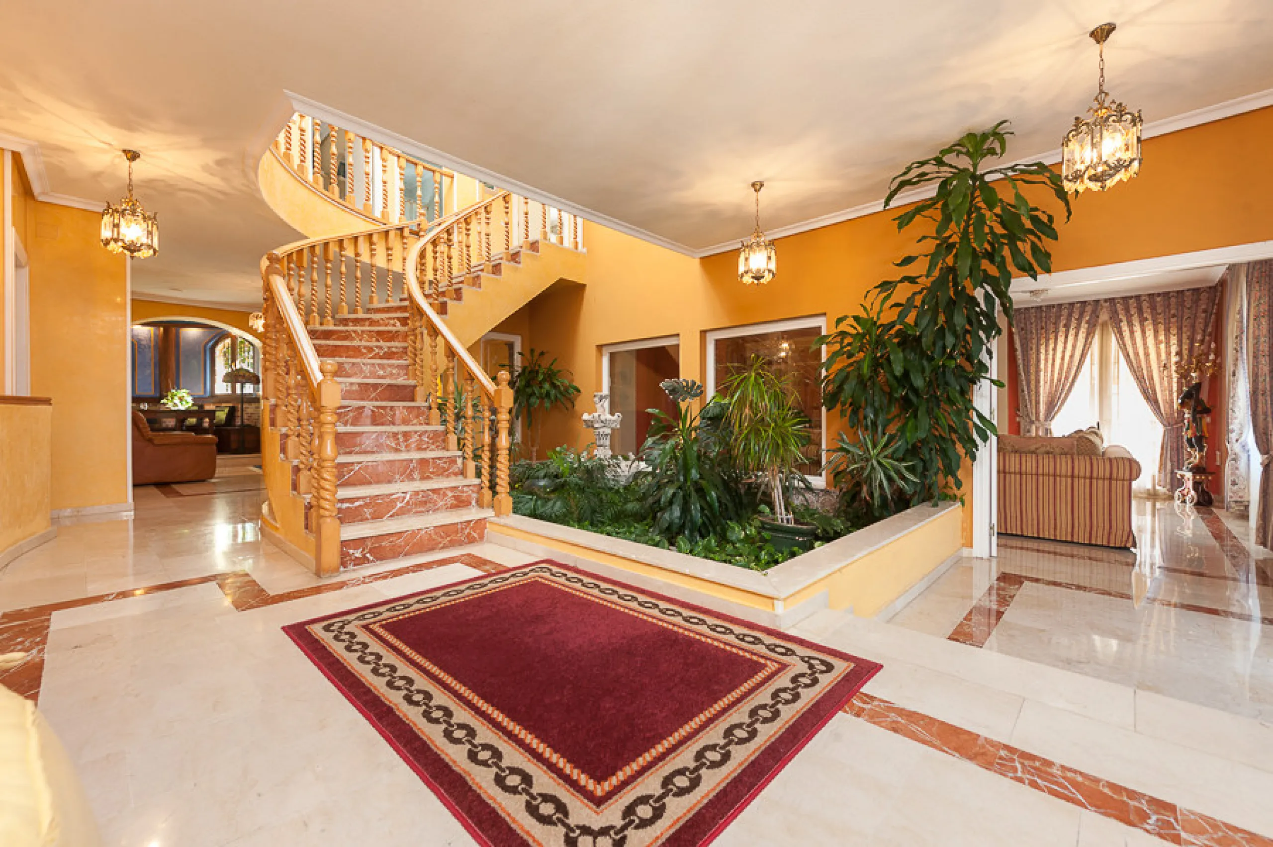 Well presented 4 bedroom villa, with fitted kitchen, garage parking, private pool and garden.  South West facing with views of the Mountains and the sea from the sunny terraces.