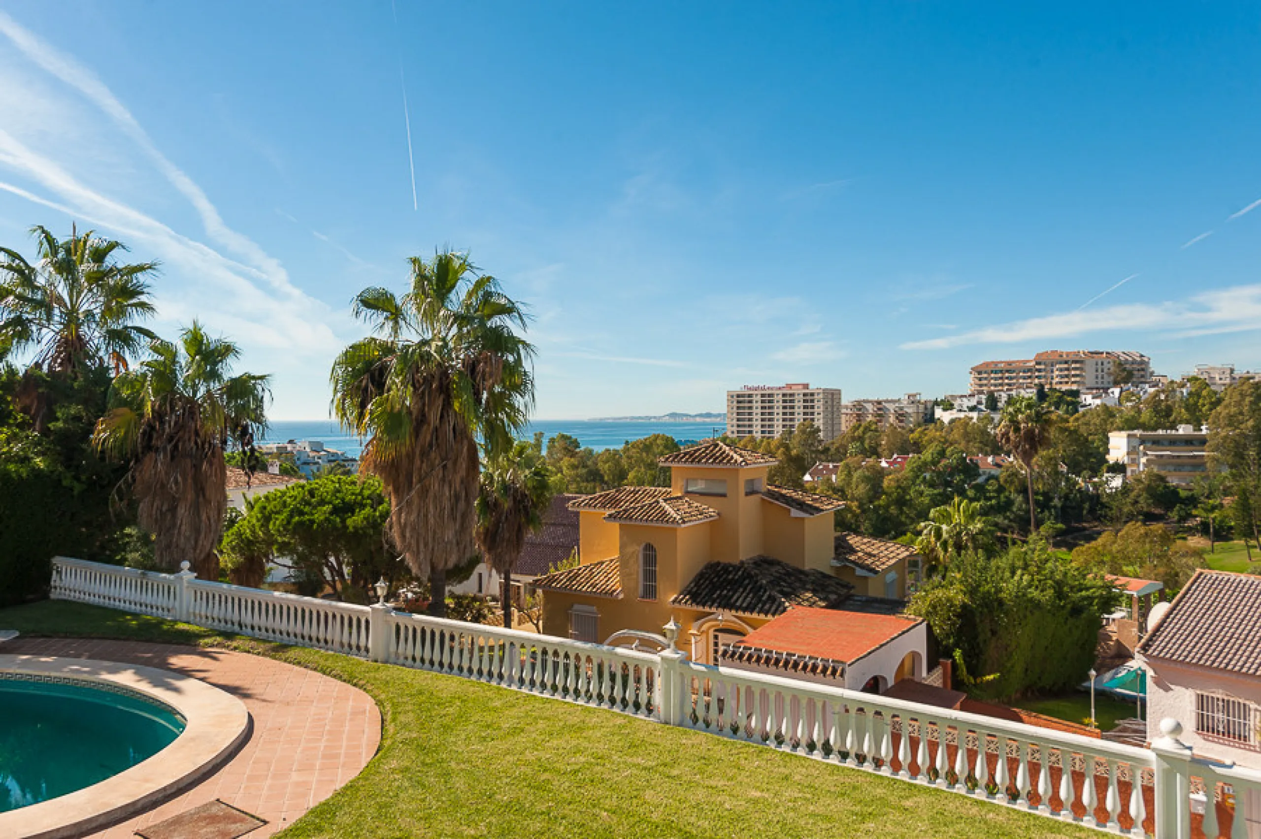 Well presented 4 bedroom villa, with fitted kitchen, garage parking, private pool and garden.  South West facing with views of the Mountains and the sea from the sunny terraces.